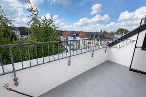 Lichtdurchflutete Dachetage mit Balkon & Loggia in ruhiger Lage – frisch saniert – Frankfurter Str. 26, 45145 Frohnhausen, Essen – Vorschaubild 5