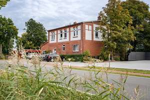 Idyllisch wohnen oder ertragreich vermieten- hier ist vieles möglich – Die vollständige Adresse der Immobilie erhältst du vom Anbieter., 26624 Südbrookmerland – Vorschaubild 1