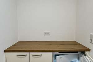 Modern möblierte 1-Zimmer-Wohnung mit neuer EBK in Eichstätt. Erstbezug nach Renovierung. – Kipfenberger Straße 1, 85072 Eichstätt – Vorschaubild 5