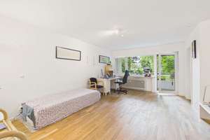 HEGERICH: Vermietete 1,5-Zimmer-Erdgeschosswohnung mit Balkon in München-Bogenhausen! – Die vollständige Adresse der Immobilie erhältst du vom Anbieter., 81927 Englschalking, München – Vorschaubild 3