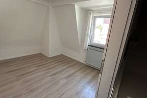 Saniertes 4-Zimmer-Haus mit Einbauküche in Siegburg – Die vollständige Adresse der Immobilie erhältst du vom Anbieter., 53721 Siegburg – Vorschaubild 7