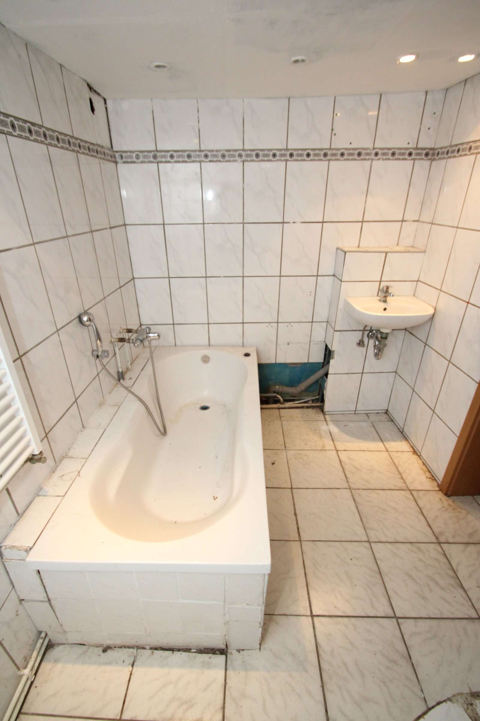 Immobilie in Waltershausen - Waltershausen, 2 Familienhaus mit Anbau - Bild 0