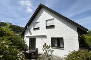 Gepflegtes, freistehendes 1-2 Familienhaus mit gemütlichem Kachelofen & großem Garten! – Die vollständige Adresse der Immobilie erhältst du vom Anbieter., 32049 Herford – Vorschaubild 8