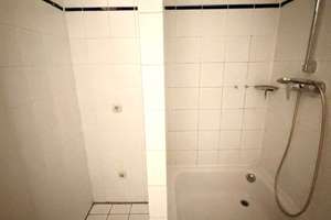 KAPITALANLAGE PORZ  BEZUGSFREIES APARTMENT 3. ETAGE BALKON PARKETT  ZUZÜGLICH TIEFGARAGE KÜCHENZEILE – Urbacher Weg 10-22, 51149 Porz (Ortsteil), Köln – Vorschaubild 10