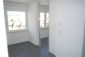 Helle und moderne 5-Zimmer-Dachgeschosswohnung in zentraler Lage – Altenbergstraße 3, 70180 Lehen, Stuttgart – Vorschaubild 5