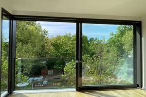 SOFORT BEZUGSFREI: Sonniges 2-Zimmer-Apartment mit Parkblick...  DIREKT AM FALKPLATZ! – Gleimstr. 50, 10437 Prenzlauer Berg, Berlin – Vorschaubild 2