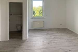Einzigartiges Wohnensemble: Saniertes EFH im Grünen plus renditestarkes MFH – Die vollständige Adresse der Immobilie erhältst du vom Anbieter., 45279 Horst, Essen – Vorschaubild 35