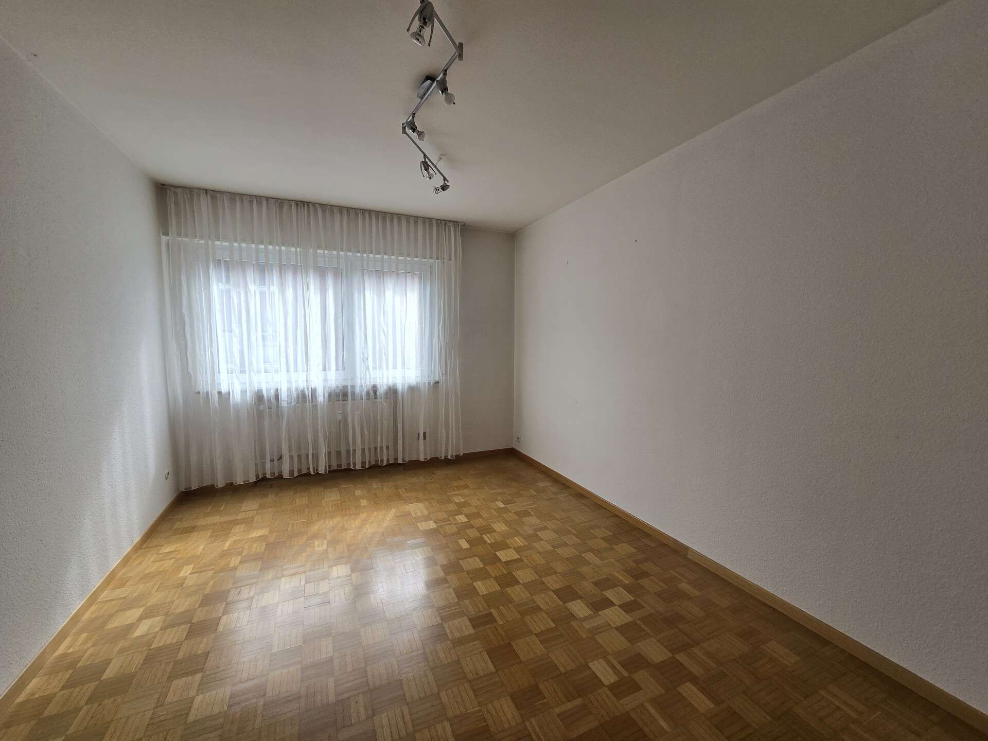 Hochparterre-Wohnung mit großzügigem Balkon!, Stuttgart – Bild 3