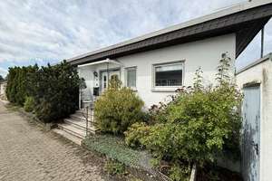 Bungalow mit zwei Garagen! – Die vollständige Adresse der Immobilie erhältst du vom Anbieter., 53913 Swisttal – Vorschaubild 1