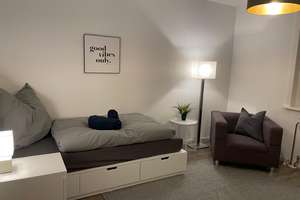 Renoviertes, möbliertes WG-Zimmer im Norden Hamburgs. Erstbezug. (2/4 Bewohner) – Raamstieg 24, 22397 Lemsahl-Mellingstedt, Hamburg – Vorschaubild 1