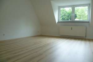 Ruhige DG Wohnung mit Küche in Essen Süd – Messelstraße 25, 45136 Huttrop, Essen – Vorschaubild 2