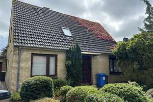 Großzügiges Einfamilienhaus in guter Lage – Die vollständige Adresse der Immobilie erhältst du vom Anbieter., 25764 Wesselburen – Vorschaubild 2