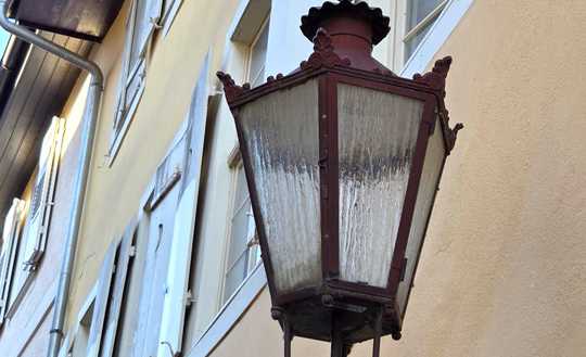 Denkmalgesch. MFH (Baujahr 1706, saniert 2012) in zentraler Lage von Durlach mit 2 freien Wohnungen