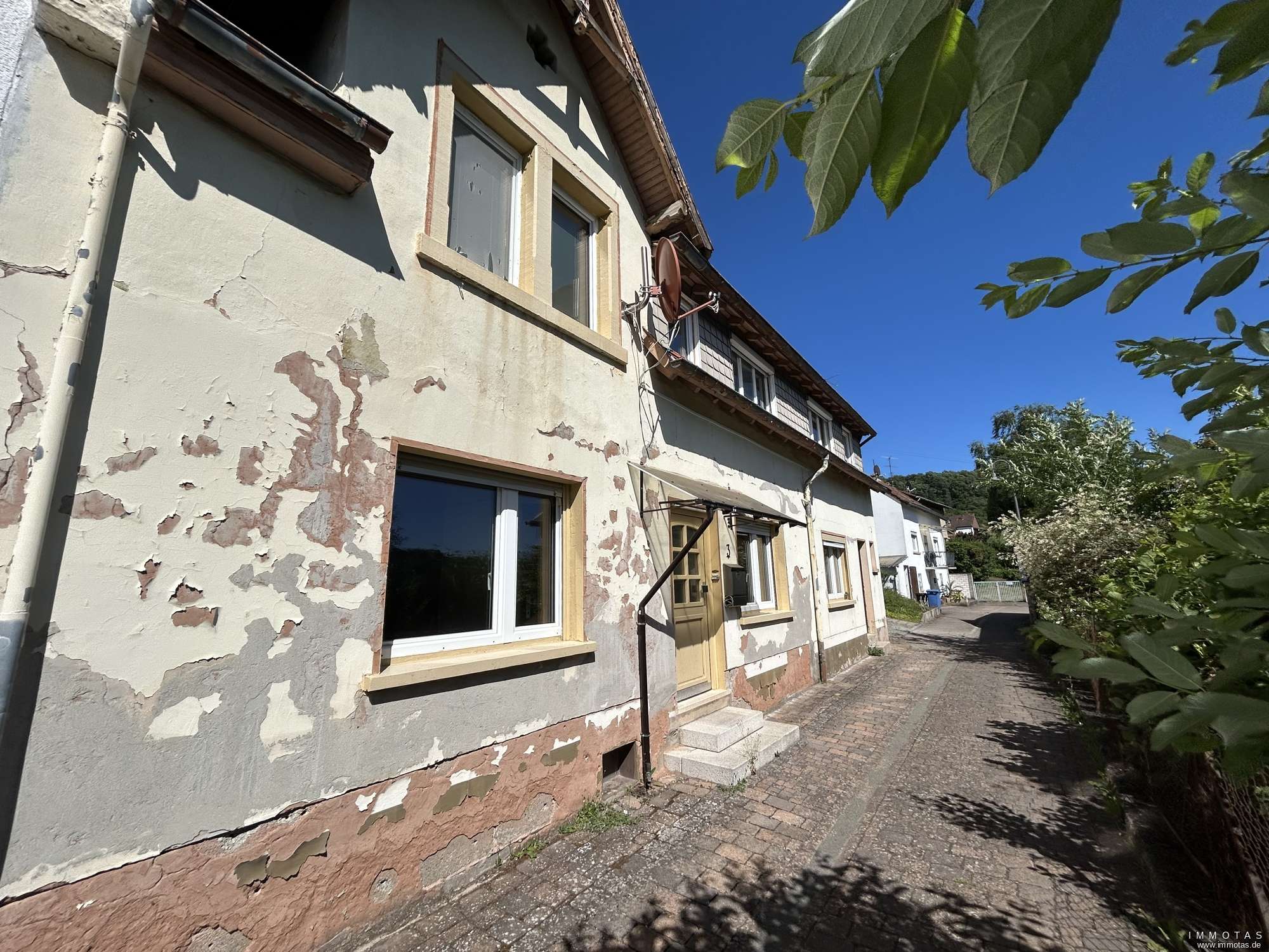 BIETERVERFAHREN - PROVISIONSFREI - Einfamilienhaus ohne Garten - umfassend sanierungsbedürftig, Kaiserslautern Kreis – Bild 1