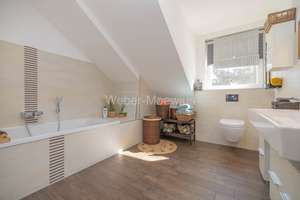 Zwei Wohnwelten unter einem Dach – EFH mit separater Einlieger-Maisonette + großem Garten – Die vollständige Adresse der Immobilie erhältst du vom Anbieter., 51427 Lustheide, Bergisch Gladbach – Vorschaubild 16