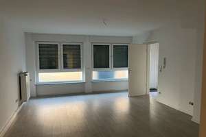 Großzügige EG-Wohnung im Herzen vom Lengsdorf – Lengsdorfer Hauptstraße 15, 53127 Lengsdorf, Bonn – Vorschaubild 2