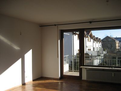 Sonnige 4-Zimmer-Wohnung mit Dachstudio & Südbalkon - zentrumsnah