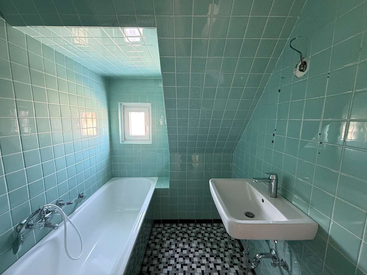 Immobilie in Mitterteich - Renovierungsbedürftiges Wohnhaus mit Garage in Mitterteich! - Bild 0