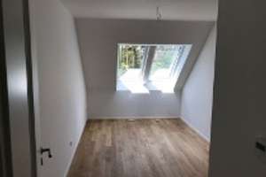 Moderne, verkehrsgünstige & großzügige 3,5-Zimmer Maisonette Wohnung mit Blick auf den Wiesengrund  – Eltersdorfer Straße 70b, 91058 Eltersdorf, Erlangen – Vorschaubild 12