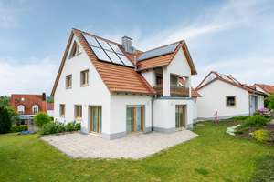 AIGNER - Großzügiges Einfamilienhaus mit sonnigem Grundstück und gehobener Innenausstattung – Die vollständige Adresse der Immobilie erhältst du vom Anbieter., 85238 Petershausen – Vorschaubild 1