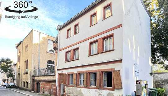 Bild von Denkmalgeschütztes Einfamilienhaus mit Geschichte in ruhiger Lage mitten in Mainz-Altstadt!  
