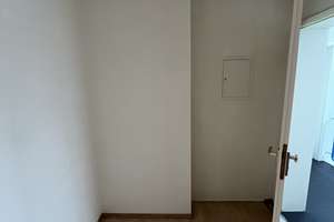 schöne 44 m² Dachgeschoss Wohnung mit Balkon und Einbauküche – Schleusenstr. 56, 47229 Friemersheim, Duisburg – Vorschaubild 4