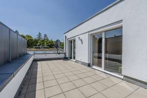 Reihenhaus mit Garten und großzügiger Dachterrasse in ruhiger Lage – Die vollständige Adresse der Immobilie erhältst du vom Anbieter., 70437 Zuffenhausen-Im Raiser, Stuttgart – Vorschaubild 2