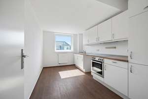 Ottensen! Dachgeschoß,, Balkon  top Zustand Energiewert B, Einbauküche, Provisionsfrei – Die vollständige Adresse der Immobilie erhältst du vom Anbieter., 22763 Ottensen, Hamburg – Vorschaubild 3