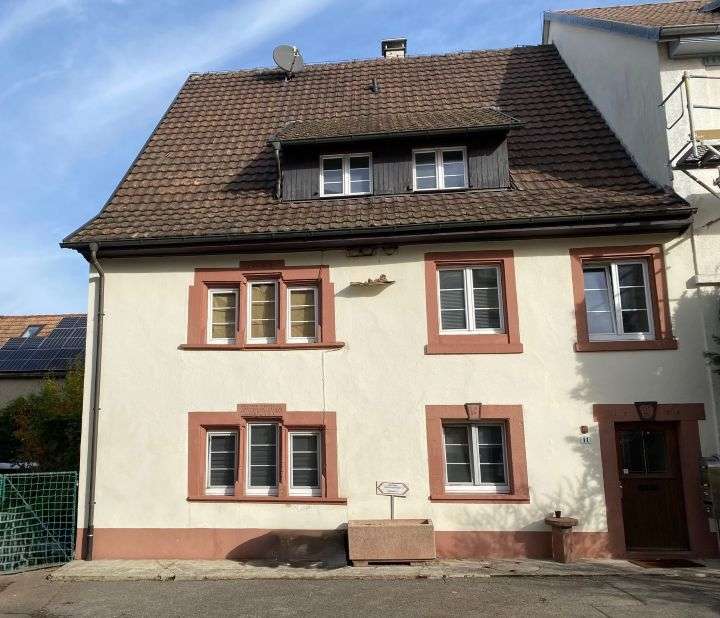 ++NEU IM ANGEBOT++ Historisches Mehrfamilienhaus im Ortskern von Steinen, Lörrach Kreis – Bild 2