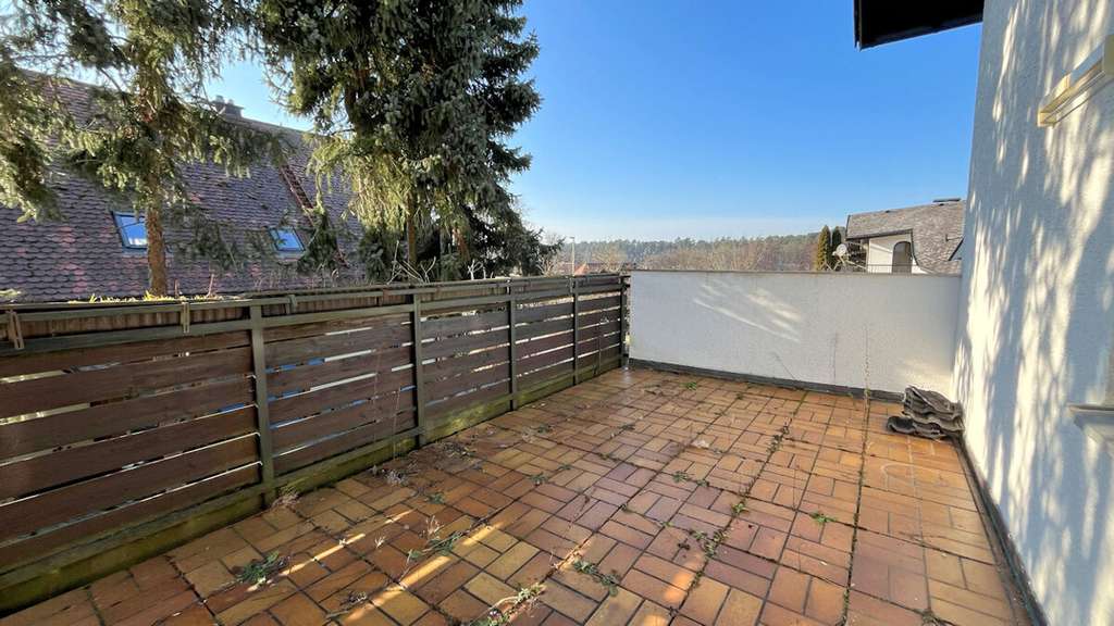 Immobilie in Strullendorf - Großzügiges Wohnhaus in 
ruhiger, sonniger Ortsrandlage
96129 Strullendorf - Bild 2