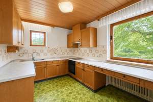 Schönes 2-Familienhaus mit Renovierungsbedarf-großzügiges Eckgrundstück in gefragter Lage von Poing – Die vollständige Adresse der Immobilie erhältst du vom Anbieter., 85586 Poing – Vorschaubild 8