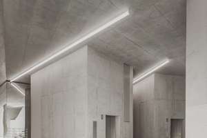 Architektenloft von Brandlhuber+ Muck Petzet: Sichtbeton, offene Edelstahlküche, Westterrasse – Johannisplatz 3, 10117 Mitte (Ortsteil), Berlin – Vorschaubild 14