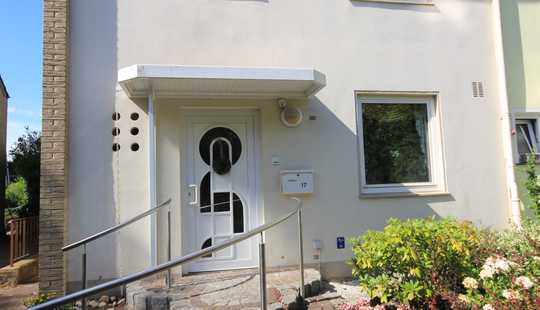 Bild von Reihenendhaus mit großem Garten, Vollkeller und Garage in ruhiger Lage von Bremen Lesum