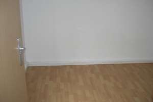 Kompakte Hinterhaus DG 2,5-Zimmer mit Einbauküche, Laminat und Wanne in uninaher Lage! – Rembrandtstraße 31 A, 9111 Zentrum, Chemnitz – Vorschaubild 12