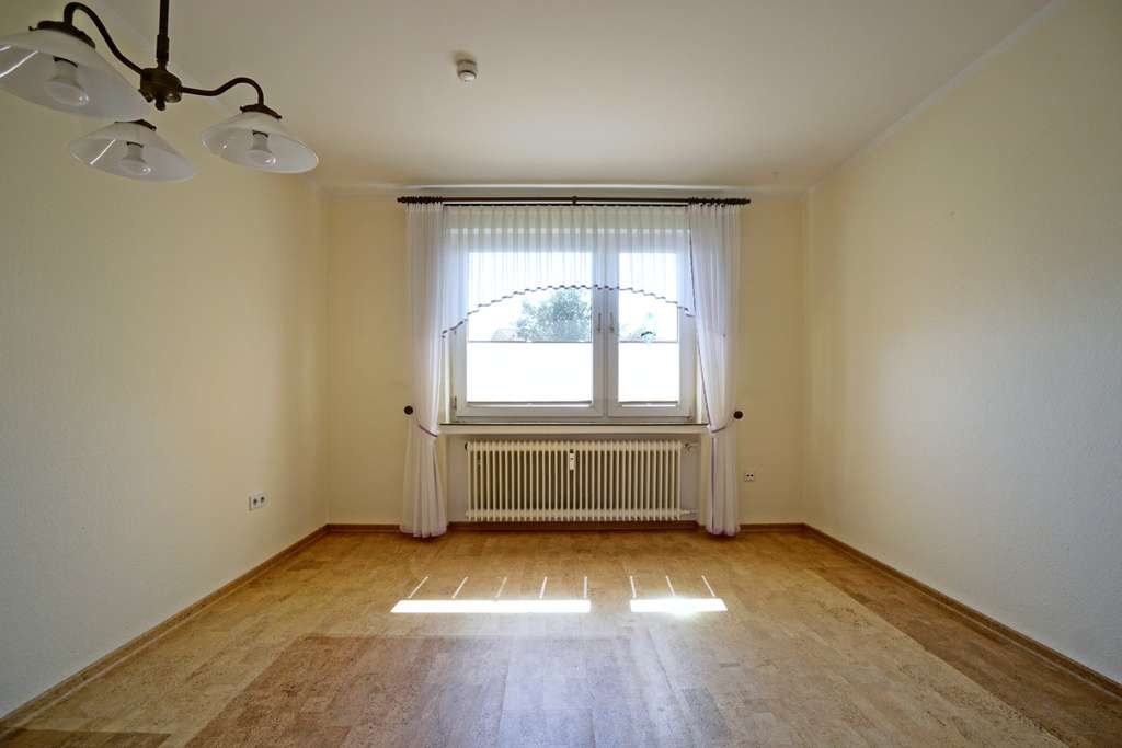 Immobilie in Wennigsen (Deister) - Sofort bezugsfrei: Helle 3-Zimmerwohnung mit Balkon und Garage in Wennigsen Bredenbeck - Bild 2