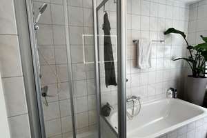 Vollmöblierte Erdgeschosswohnung in der Wohnoase im Regensburger Westen zu vermieten – Die vollständige Adresse der Immobilie erhältst du vom Anbieter., 93049 Westenviertel, Regensburg – Vorschaubild 17