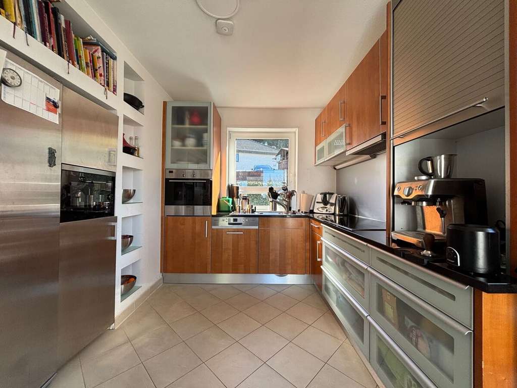 Immobilie in Glashütten - Freistehendes Einfamilienhaus mit viel Platz, tollem Ausblick und Einliegerwohnung in Hanglage - Bild 2