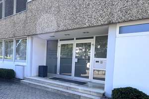 Potential entfalten: Repräsentatives Gewerbeobjekt zur Umwandlung in Wohnraum in PF-Büchenbronn – Südliche Schlafergasse 17, 75180 Büchenbronn, Pforzheim – Vorschaubild 2