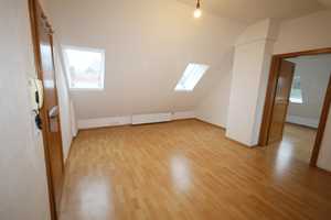2-Zimmer-Dachgeschosswohnung mit neuer Einbauküche und großer Dachterrasse – Hamburg – Vorschaubild 2