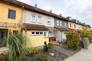 Reihenmittelhaus mit Garten und Garage in Ingolstadt-Ringsee – Die vollständige Adresse der Immobilie erhältst du vom Anbieter., 85053 Münchener Straße, Ingolstadt – Vorschaubild 2