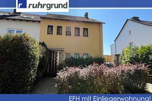 Einfamilienhaus mit Einliegerwohnung!