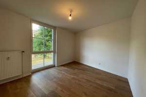 Schöne 2-Zimmer-Wohnung im 3. Obergeschoss mit Einbauküche – Stöckener Str. 173, 30419 Hannover – Vorschaubild 1