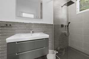 Top-Villenanwesen mit Pool & Park-Grundstück! Garden-Lounge-House! 4 Bäder! 2 Doppel-Garagen! – Duisburg – Vorschaubild 29