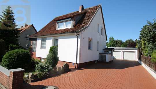 Bild von Gepflegtes Einfamilienhaus mit großem Grundstück und Doppelgarage! Meine Immobilie! = Mein Makler!