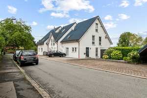 Reihenmittelhaus mit ca. 133 m² Wohnfläche, drei Ebenen, Keller und ausgebautem Spitzboden – Unna (Kreis) – Vorschaubild 1