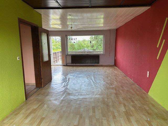 Immobilie in Miesitz - Wohnen auf einer Ebene - Großer sanierungbedürftiger Bungalow mit viel Potenzial - Bild 2