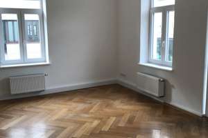 Charmante 4-Zimmer-Altbauwohnung in der Giselastraße