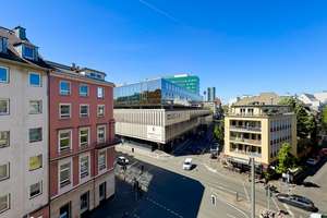 Frisch sanierte 3 Raum-Wohnung mit Balkon im Stadtzentrum