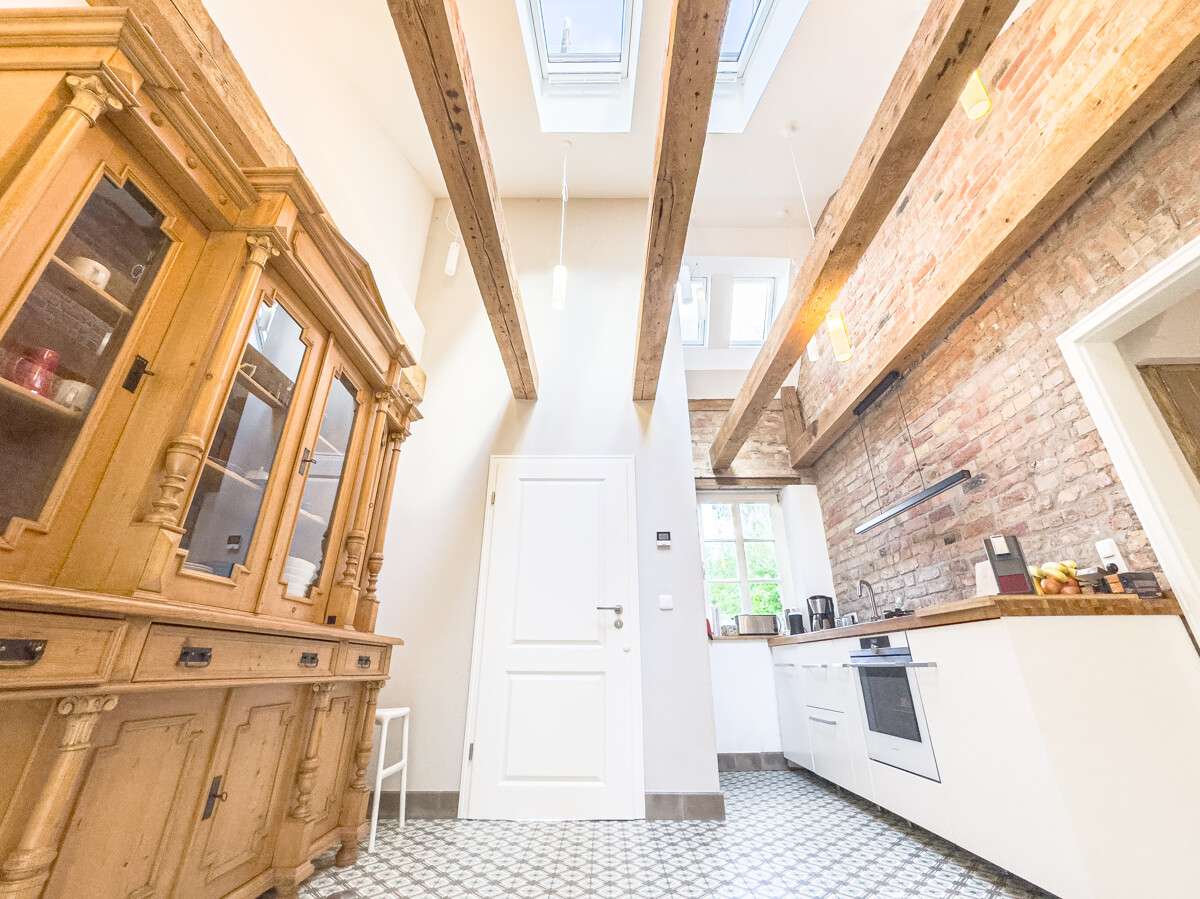 Immobilie in Groß Mohrdorf - Stilvoll & hochwertig saniertes Landhaus mit Wasserblick nähe Stralsund // 2WE // 317m² // PV-Anlage - Bild 5