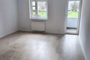 Groß, hell & komfortabel – 3‑Raum‑Wohnung mit Balkon und Aufzug – Tanneberger Weg 44, 1169 Gorbitz-Süd, Dresden – Vorschaubild 9